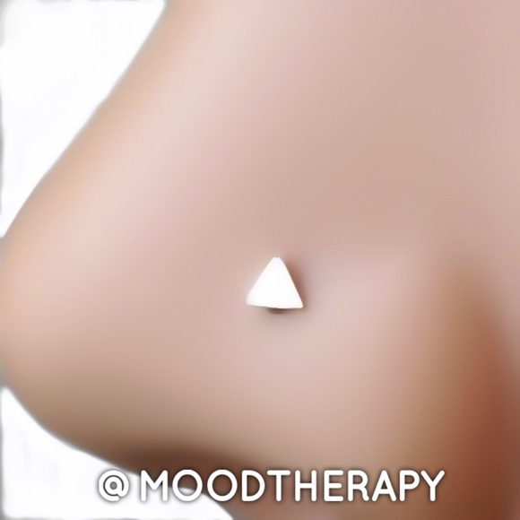 Gold or Silver Triangle Nose Ring Stud Screw - Picture 1 of 8